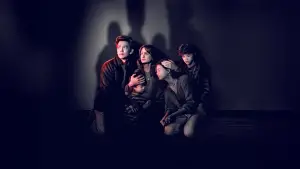 Задник до фильму"Вона слухає" #643672