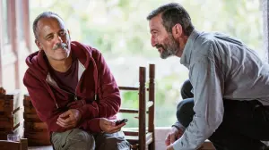 Відео до фільму Birds Flying East | P&Aacute;JAROS. Tr&aacute;iler oficial. 5 de abril en cines.