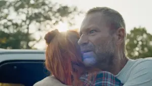 Задник до фильму"Гуркіт крізь темряву" #173218