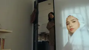 Задник до фильму"Air Mata Mualaf" #789418