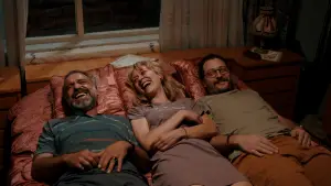 Задник до фильму"Bildiğin Gibi Değil" #781005