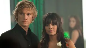 Задник до фильму"Страшенно красивий" #290473