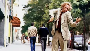 Задник до фильму"Високий блондин у чорному черевику" #247587