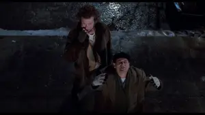 Задник до фильму"Сам удома 2: Загублений у Нью-Йорку" #567243