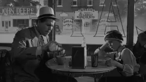 Задник до фильму"Паперовий місяць" #753081