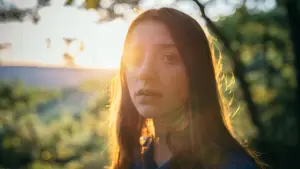 Задник до фильму"Holly" #757944