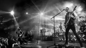 Задник до фильму"Simple Minds: Everything Is Possible" #807709