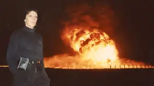 Задник до фильму"Never Look Away" #761931