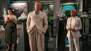 Задник до фильму"Ножі наголо: Скляна цибуля" #592506