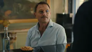 Задник до фильму"Закохайся в мене" #562949