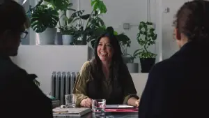 Задник до фильму"Любить не любить" #761162