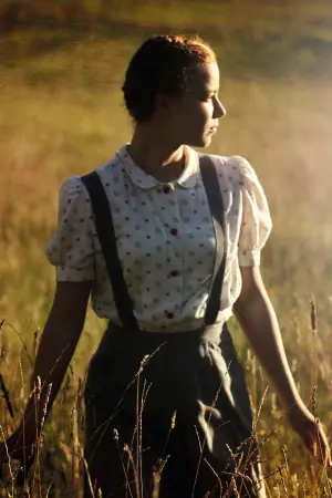 Постер до фильму"Лоре" #708340