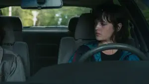 Задник до фильму"Вона в пітьмі йде" #606331