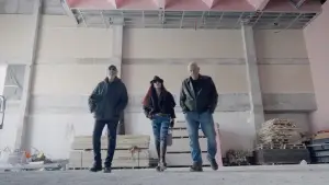 Задник до фильму"שלושה בתמונע" #850535