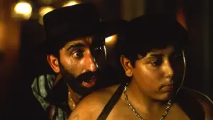 Задник до фильму"Чорна кішка, білий кіт" #201375