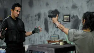 Задник до фильму"Рейд: Спокута" #675999