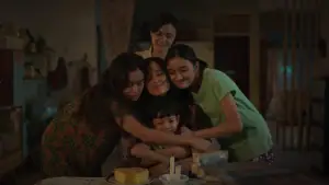 Задник до фильму"Andai Ibu Tidak Menikah Dengan Ayah" #787451