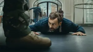 Задник до фильму"Заручник у магазині Apple" #786205