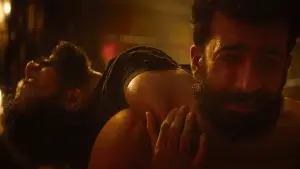 Задник до фильму"ചത്താ പച്ച: The Ring of Rowdies" #802637