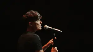 Задник до фильму"Зустрінь мене у світлі надії" #580437