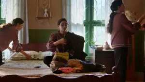 Задник до фильму"ഹലോ മമ്മി" #787096