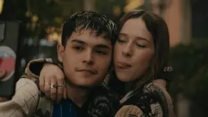 Задник до фильму"Дозволь мені бути з тобою" #657110