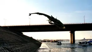 Задник до фильму"Вторгнення динозавра" #701241