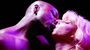 Задник до фильму"Гість" #756923