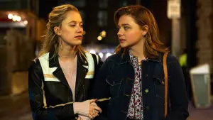 Задник до фильму"В обіймах брехні" #321217