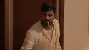 Задник до фильму"ഹലോ മമ്മി" #787093