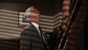 Задник до фильму"Голий пістолет: Із файлів поліційного відділку" #637885