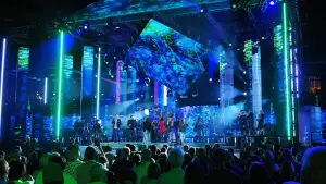 Задник до фильму"Le Grand Concert de la Francophonie célèbre Jean-Jaques Goldman" #782992