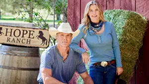 Задник до фильму"Romance at Hope Ranch" #770864