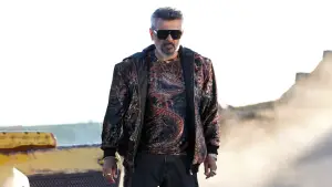 Задник до фильму"குட் பேட் அக்லி" #810566