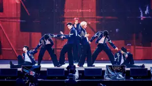 Задник до фильму"엔하이픈 [워크 더 라인 썸머 에디션] 인 시네마" #769701