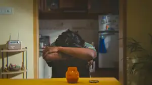 Задник до фильму"ಹುಳಿ ಜೀವಗಳು" #921892