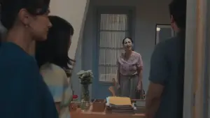 Задник до фильму"Senin Harga Naik" #765238