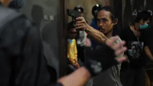 Задник до фильму"Рейд: Спокута" #676015