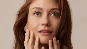 Задник до фильму"Katherine Levac: L