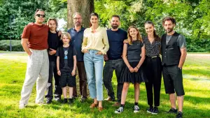 Задник до фильму"Louma - Familie ist kein Kinderspiel" #770234