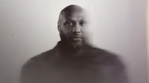 Задник до фильму"Untold: The Death & Life of Lamar Odom" #771004