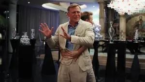 Задник до фильму"Ножі наголо: Скляна цибуля" #592451