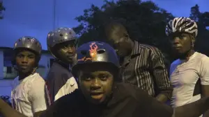 Задник до фильму"Le Serpent à Bonanjo" #778356