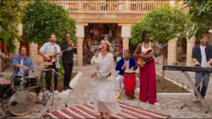 Задник до фильму"Voyage voyage, les stars chantent au Maroc" #774270