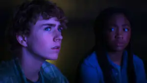 Задник до фильму"A Hero