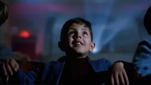 Задник до фильму"Новий кінотеатр «Парадізо»" #670424