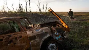 Задник до фильму"2000 метрів до Андріївки" #539413