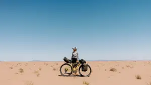 Задник до фильму"SAME SUN - MIT DEM FAHRRAD DURCH AFRIKA" #807055