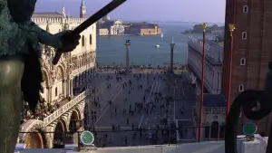 Задник до фильму"007: Місячний гонщик" #783765