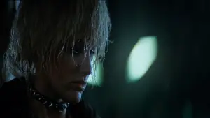 Задник до фильму"Той, хто біжить по лезу" #563439